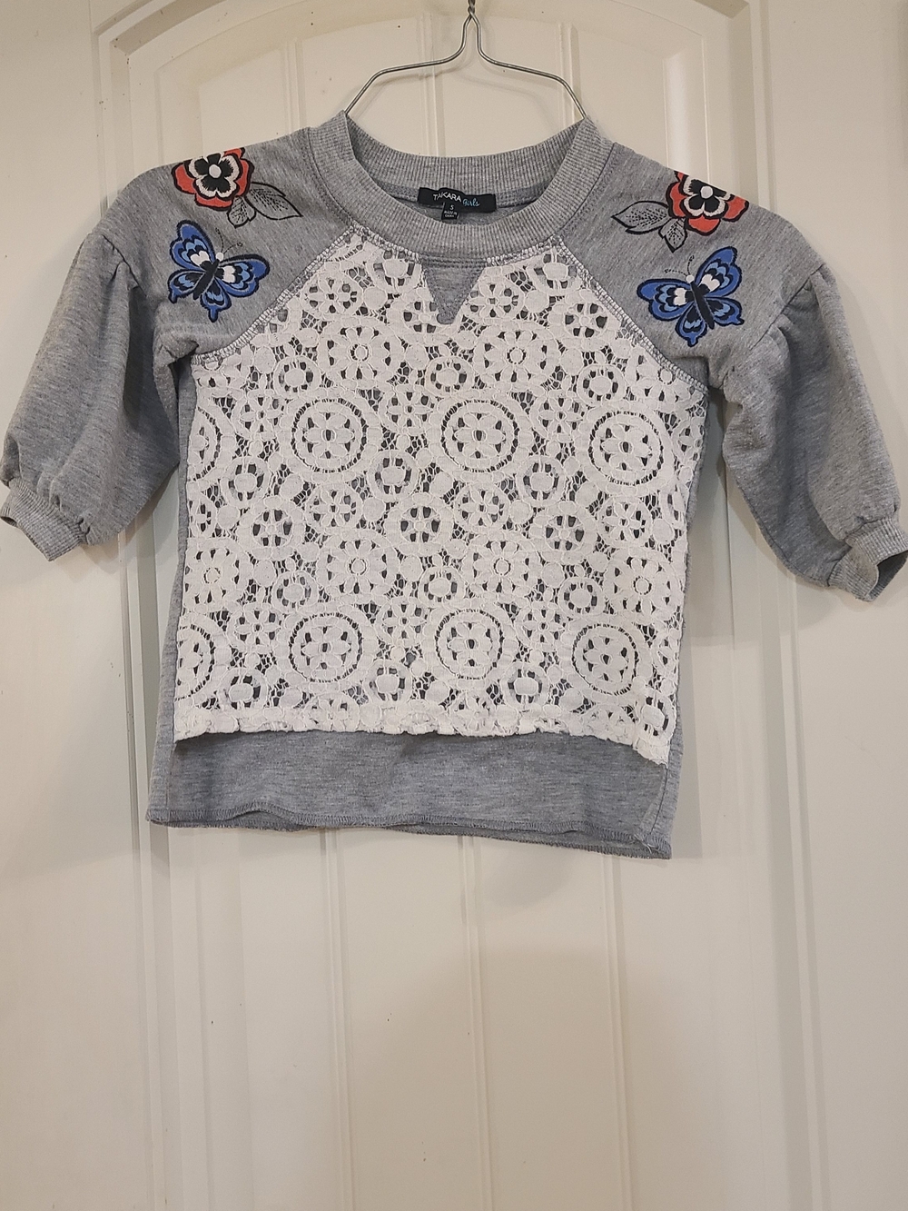 TakaraGirls Grey Sweatshirt with White Lace Front and Floral Embroidery Size 5